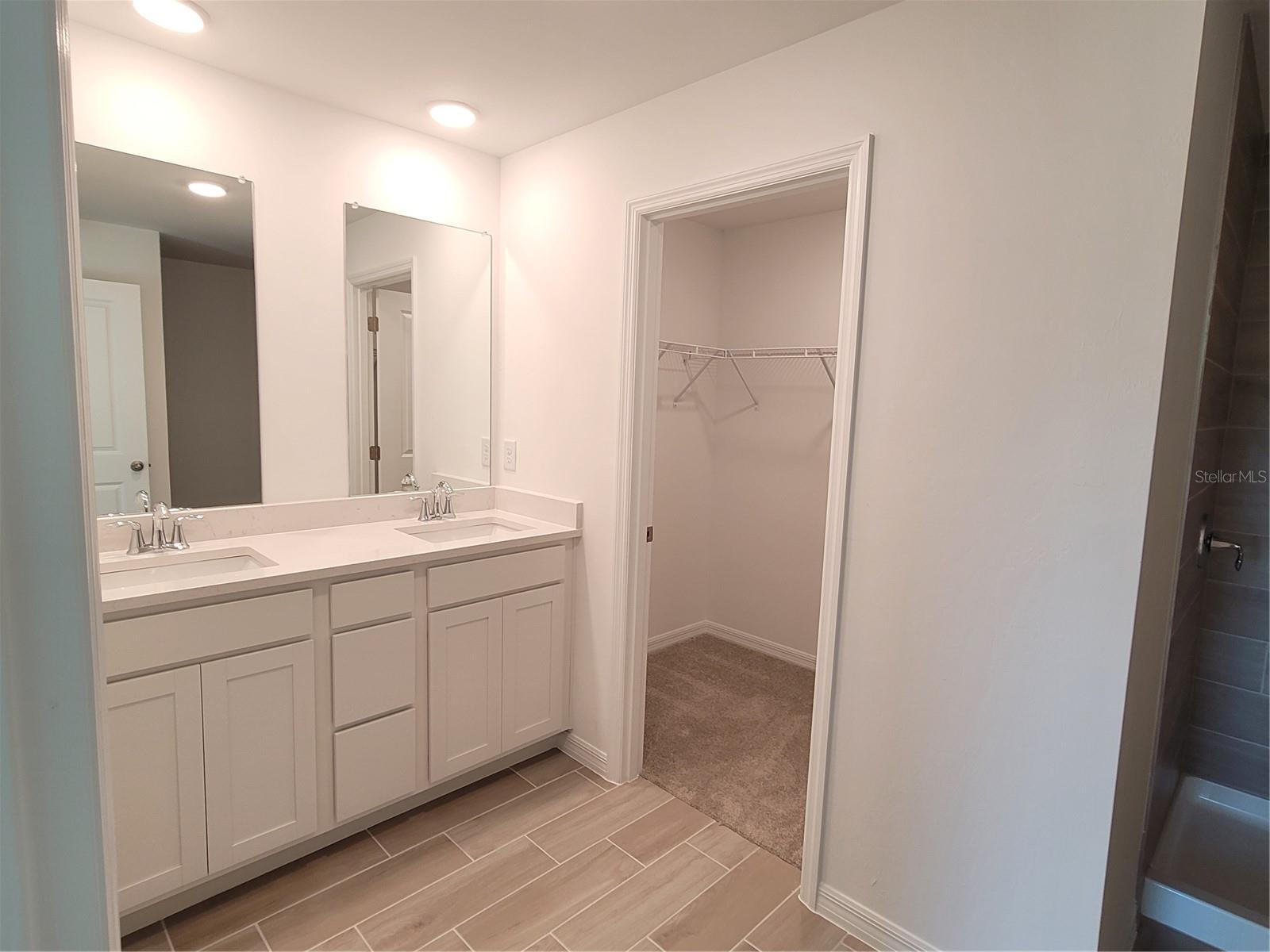 Image 15 of 26 For 11100 Vanessa Avenue