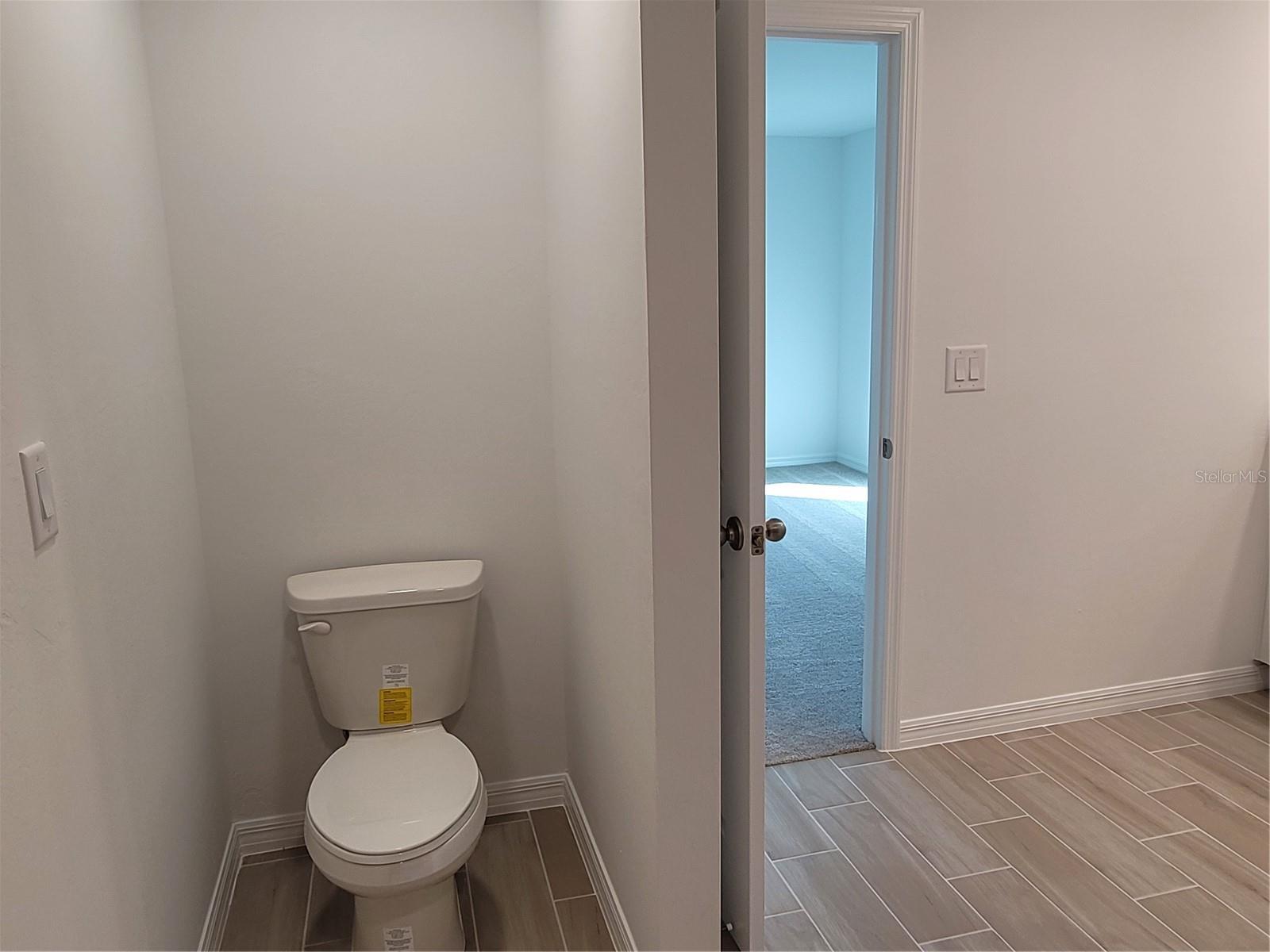 Image 18 of 26 For 11100 Vanessa Avenue