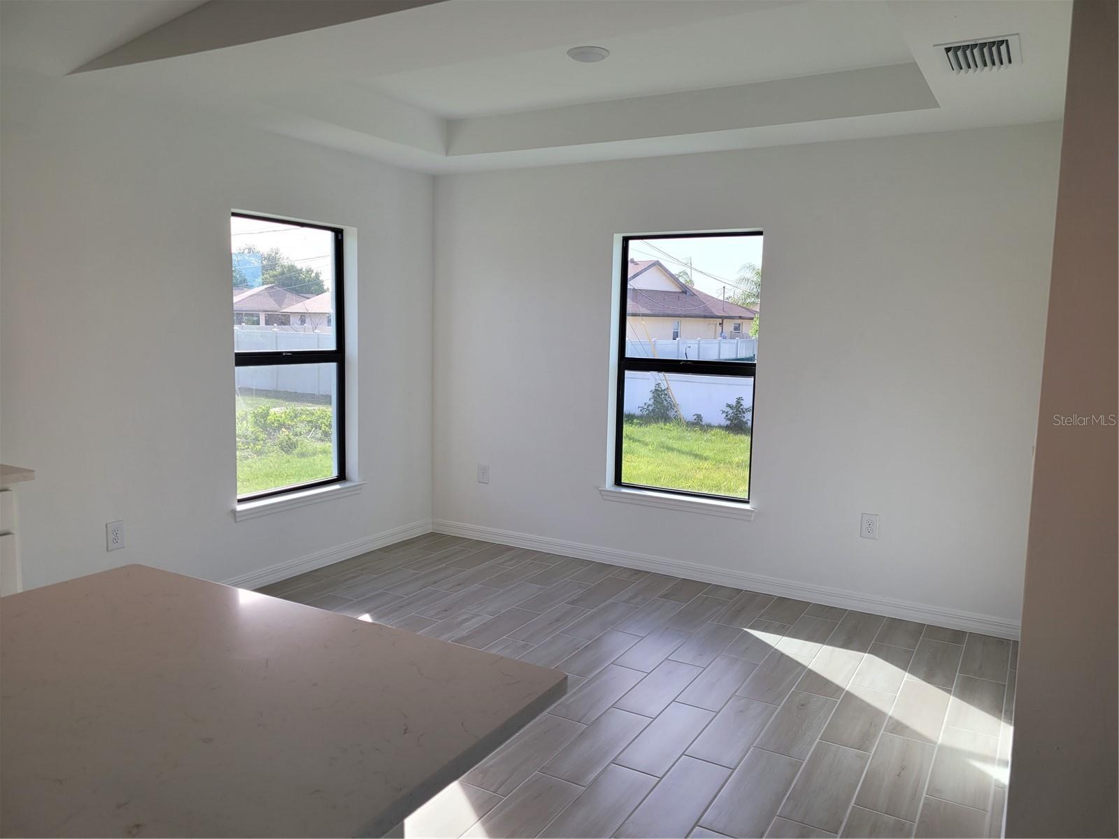 Image 7 of 26 For 11100 Vanessa Avenue