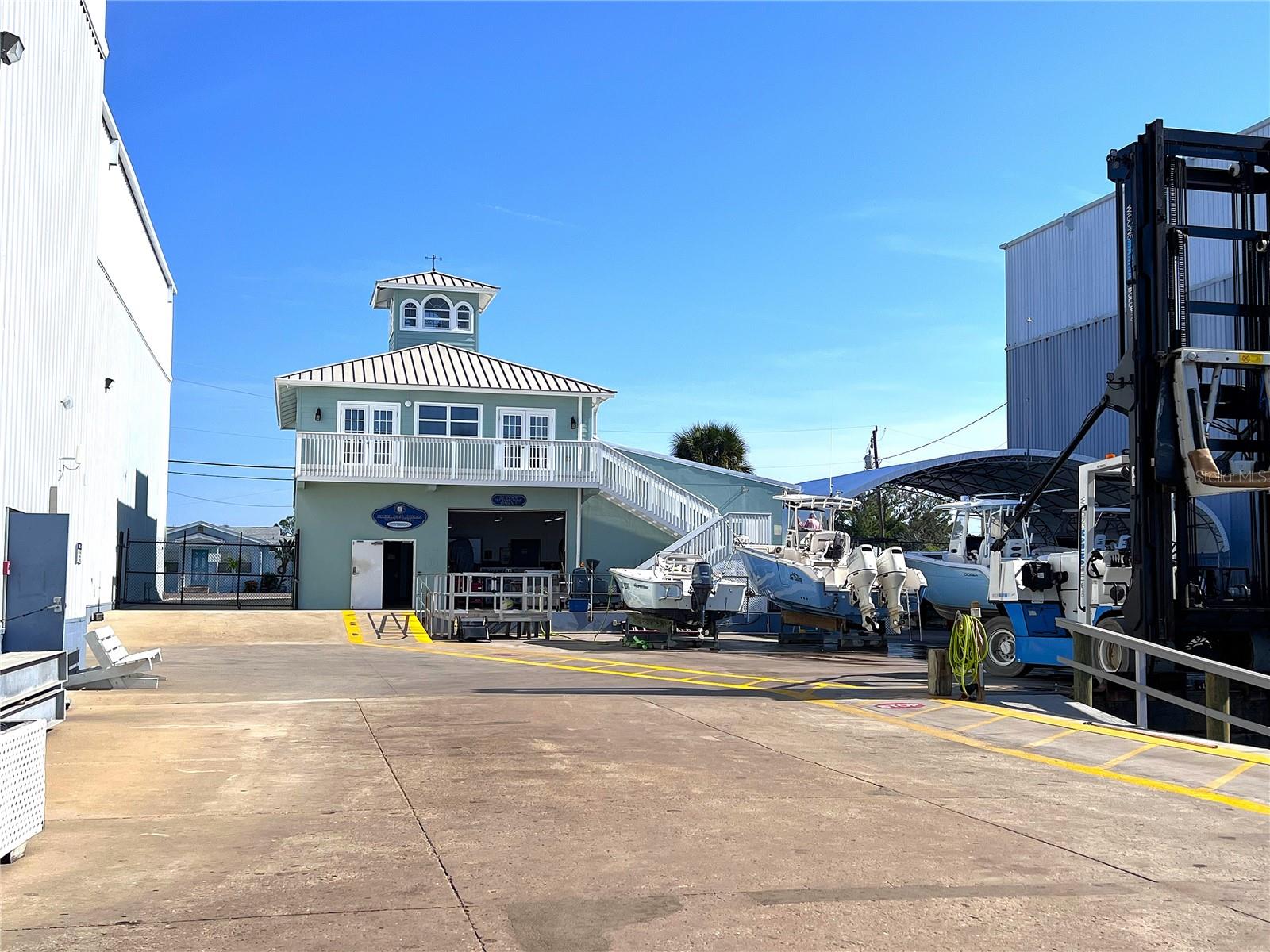 Image 4 of 20 For 100 Circuit Road S29