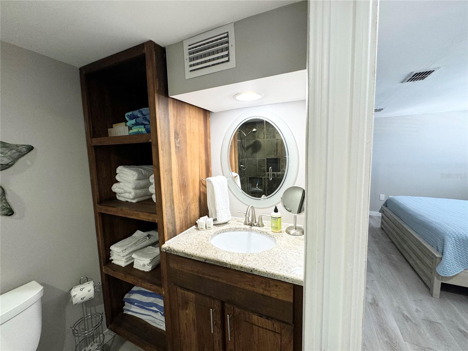 Image 10 of 26 For 1255 Tarpon Center Drive 612