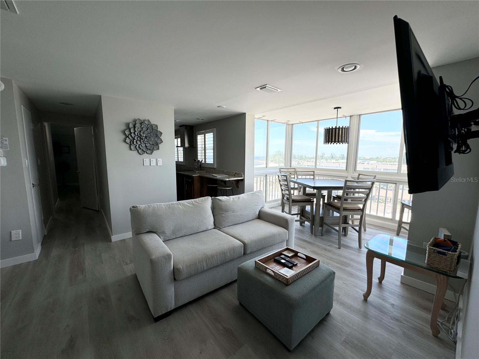 Image 6 of 26 For 1255 Tarpon Center Drive 612