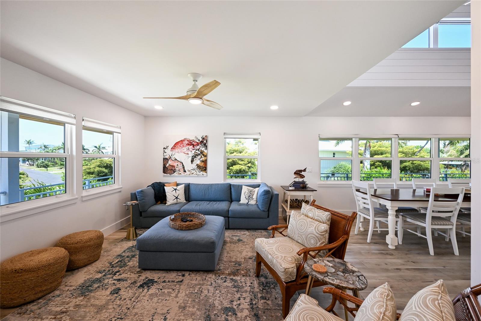 Image 16 of 35 For 525 Gaspar Drive