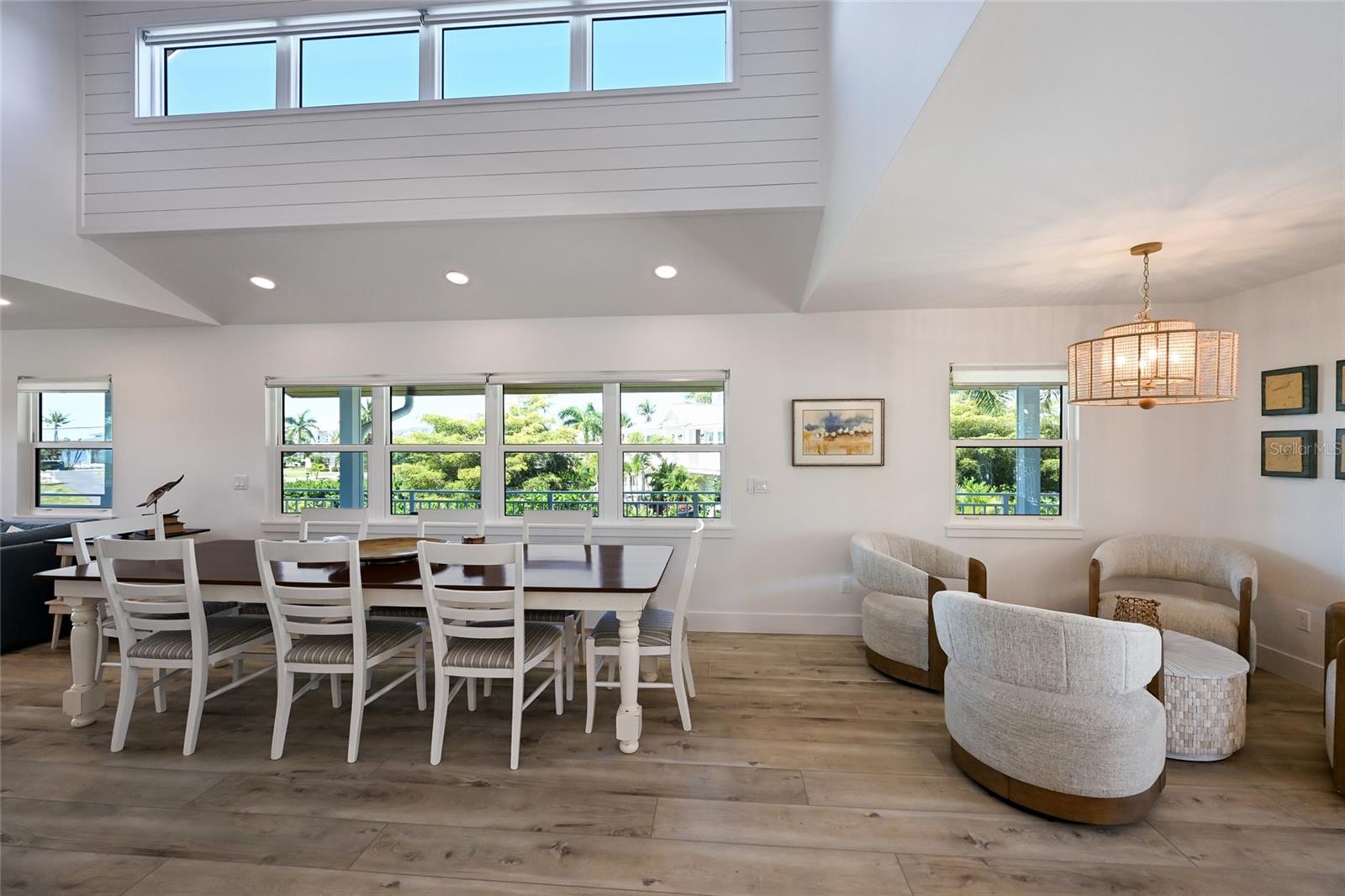 Image 21 of 35 For 525 Gaspar Drive