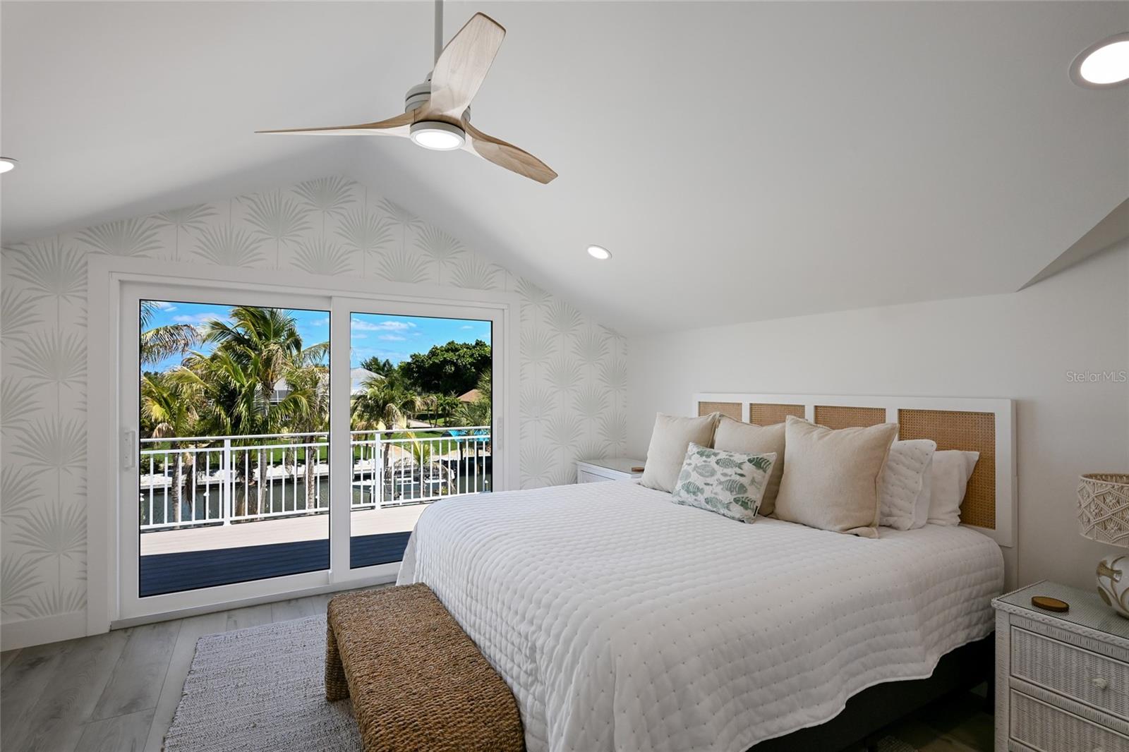 Image 28 of 35 For 525 Gaspar Drive