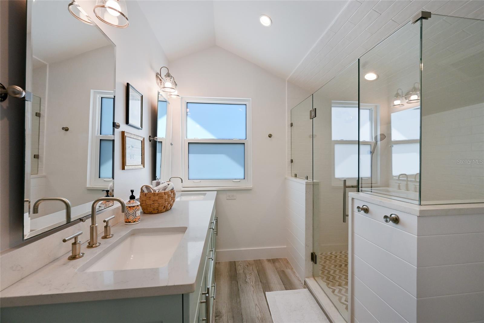 Image 29 of 35 For 525 Gaspar Drive