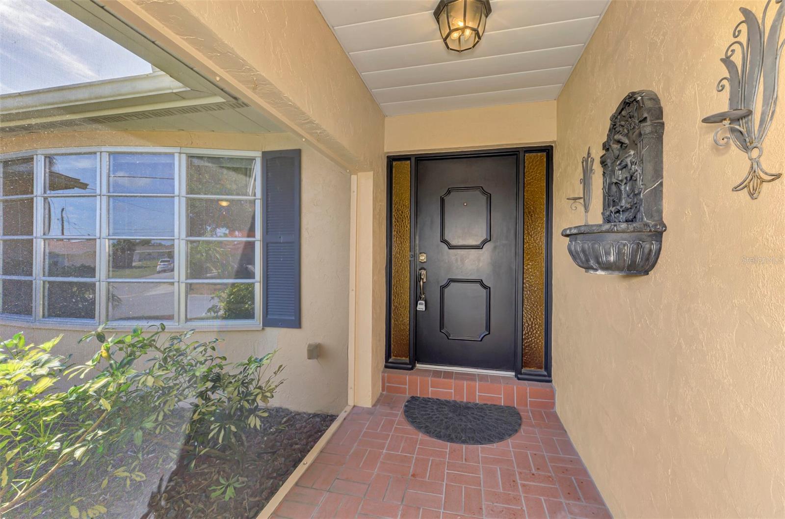 Listing photo id 8 for 1290 Lakeside Drive