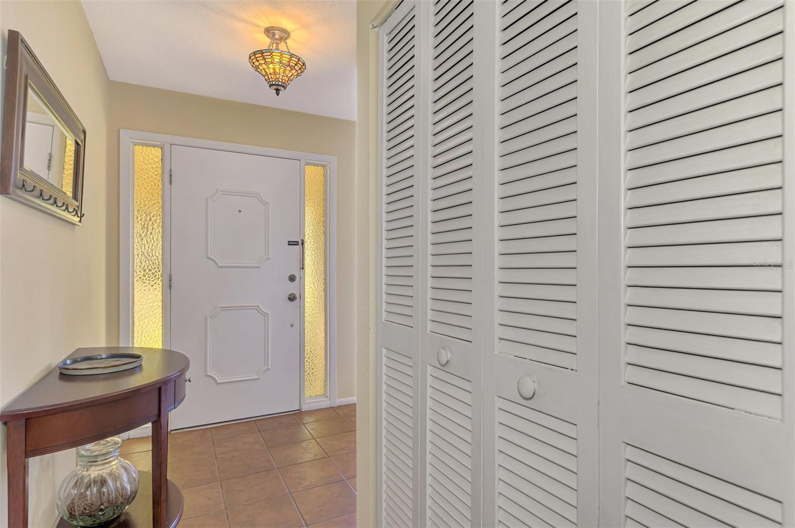 Listing photo id 11 for 1290 Lakeside Drive