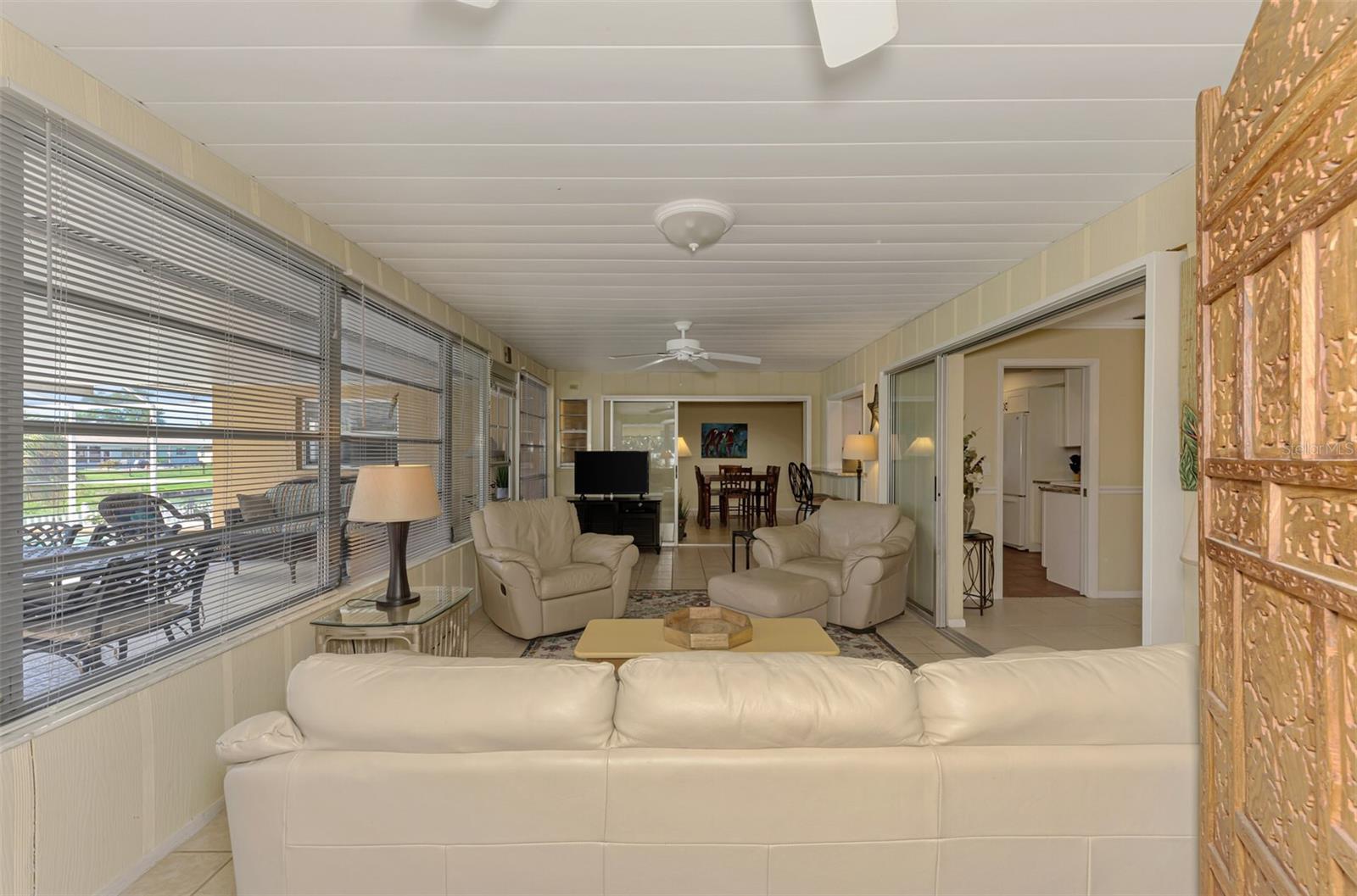 Listing photo id 18 for 1290 Lakeside Drive