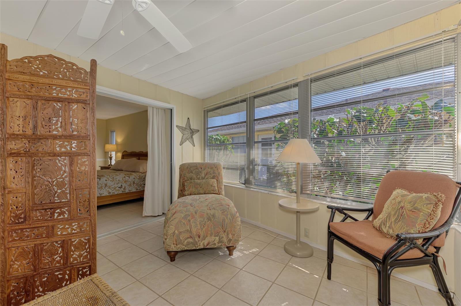 Listing photo id 20 for 1290 Lakeside Drive