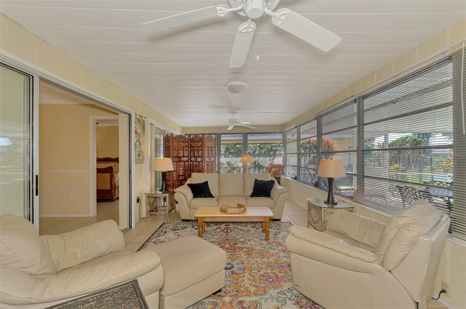 Listing photo id 21 for 1290 Lakeside Drive