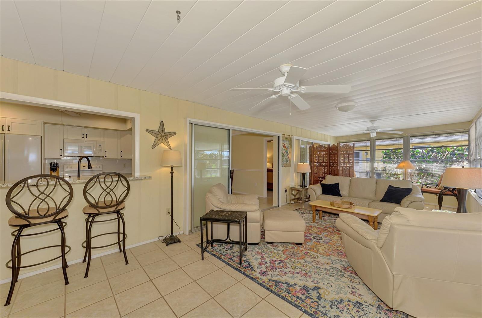 Listing photo id 22 for 1290 Lakeside Drive