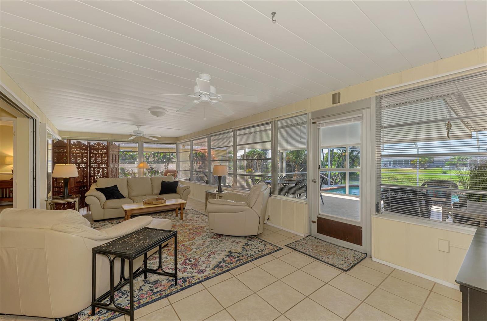 Listing photo id 23 for 1290 Lakeside Drive