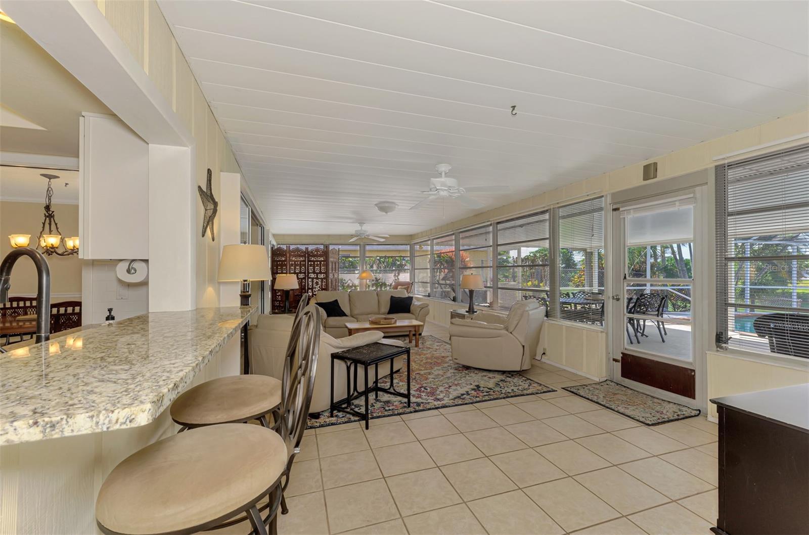 Listing photo id 24 for 1290 Lakeside Drive