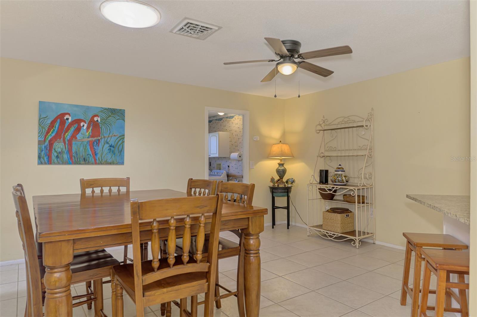 Listing photo id 26 for 1290 Lakeside Drive