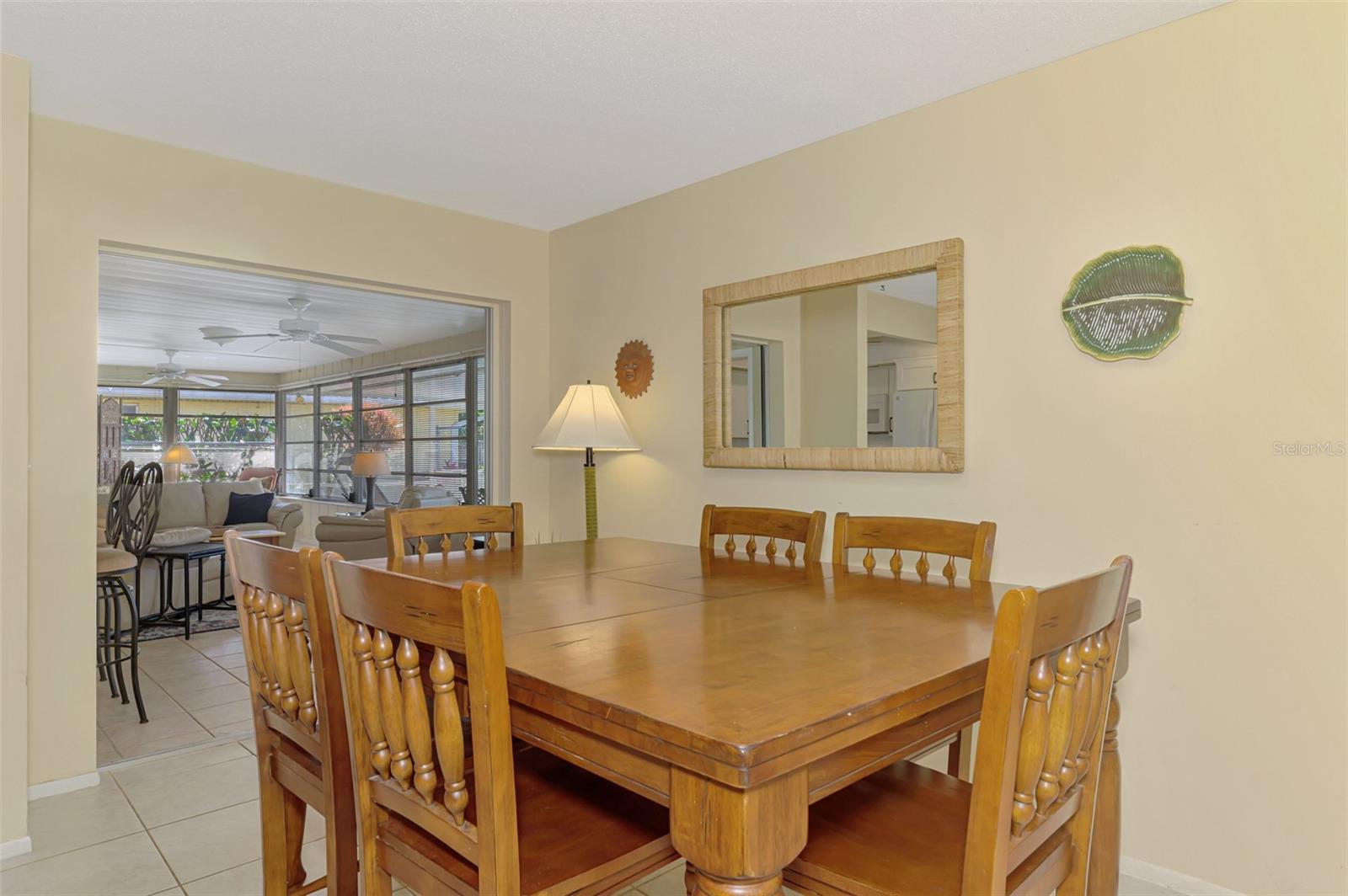 Listing photo id 27 for 1290 Lakeside Drive