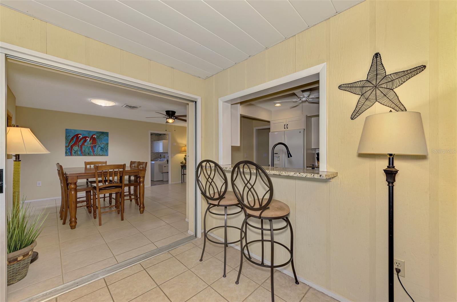 Listing photo id 39 for 1290 Lakeside Drive