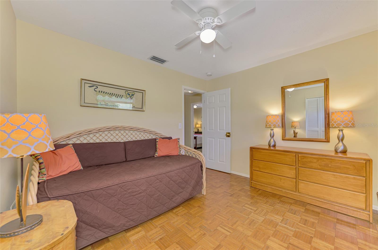 Listing photo id 46 for 1290 Lakeside Drive