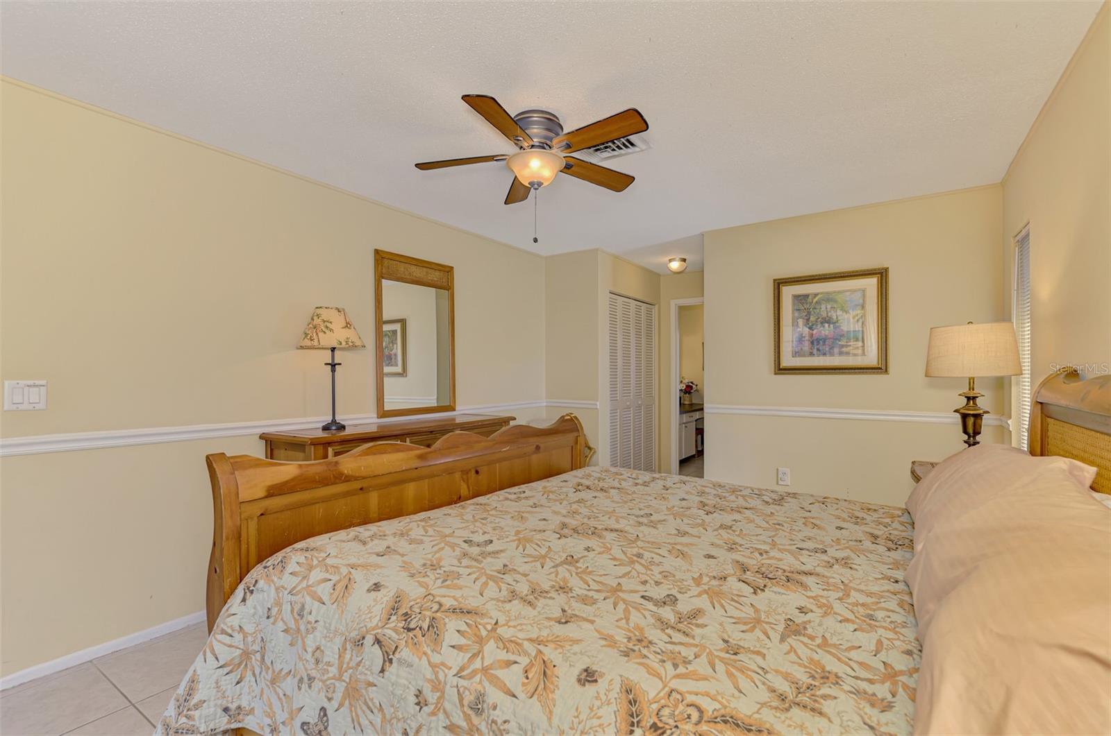 Listing photo id 54 for 1290 Lakeside Drive