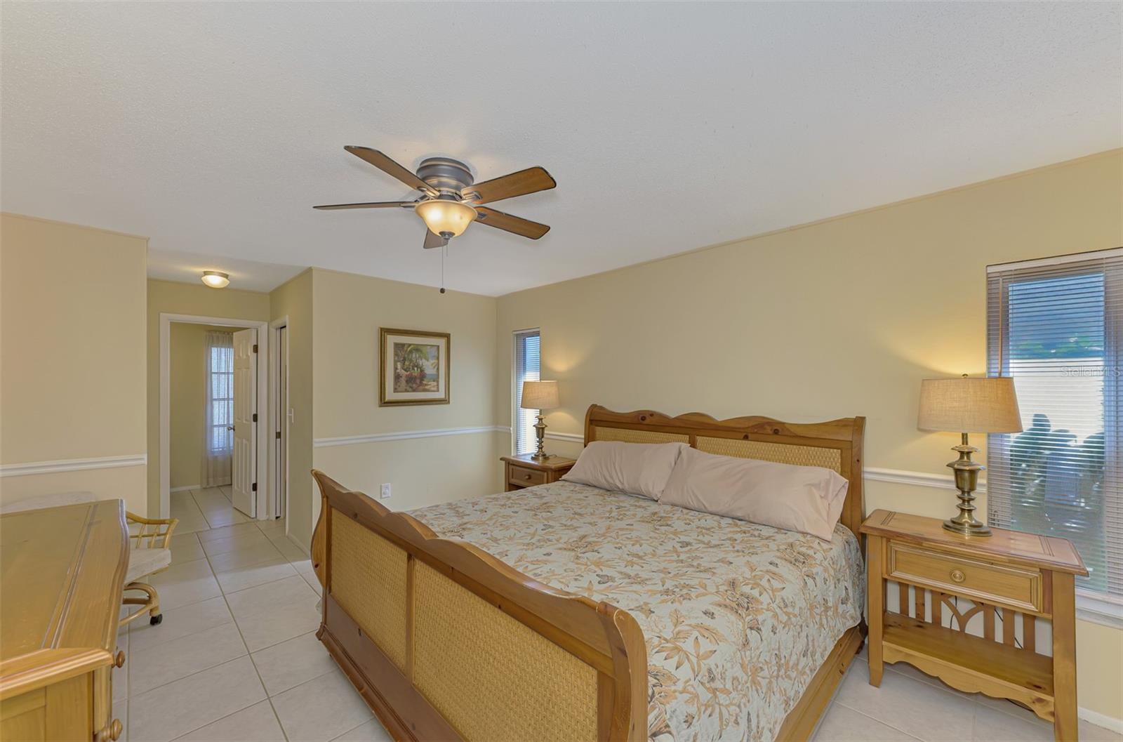 Listing photo id 55 for 1290 Lakeside Drive