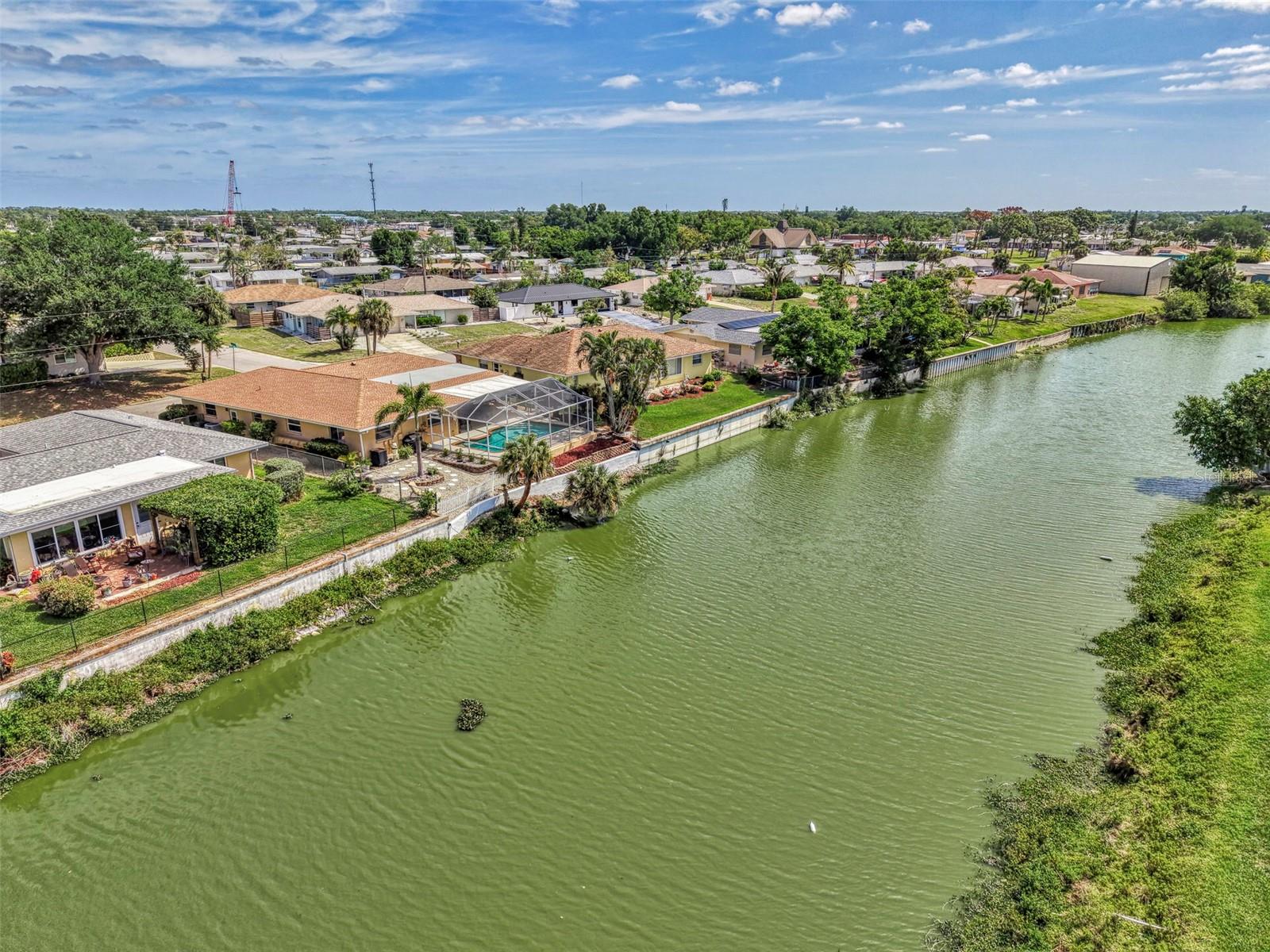 Listing photo id 67 for 1290 Lakeside Drive