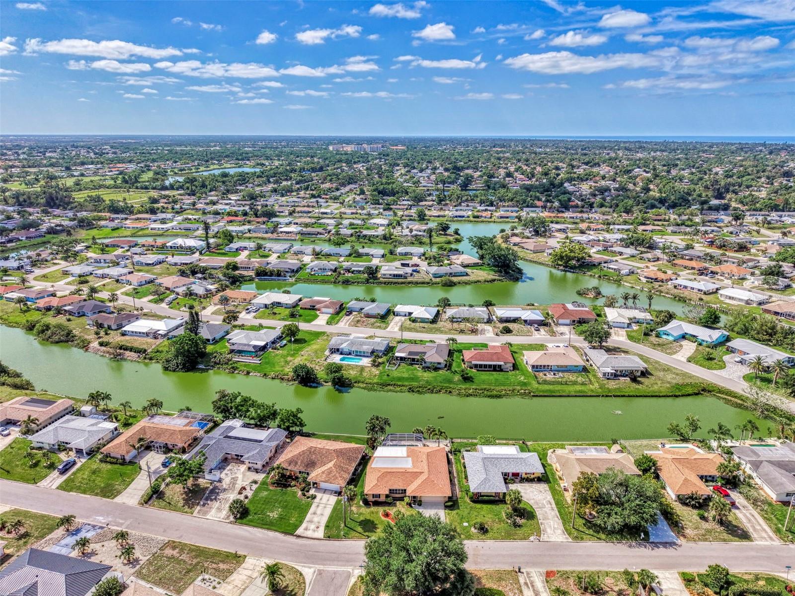 Listing photo id 71 for 1290 Lakeside Drive