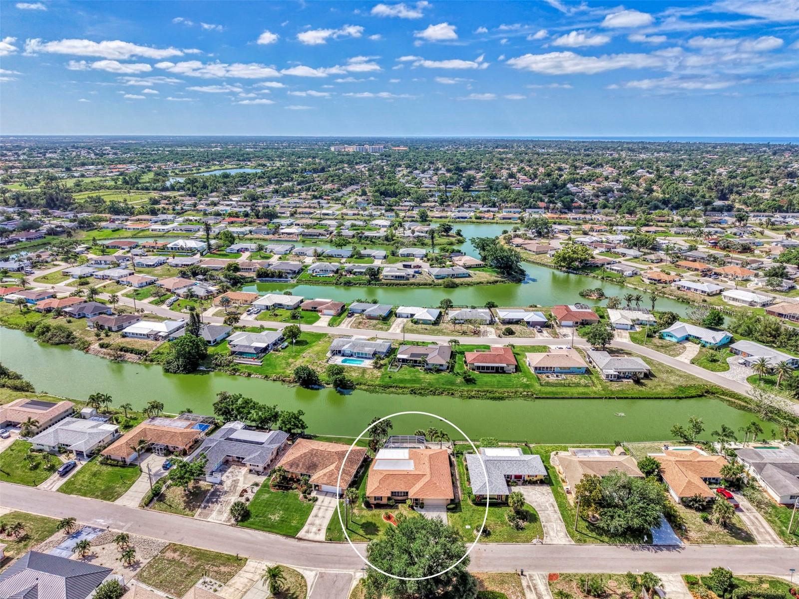 Listing photo id 73 for 1290 Lakeside Drive