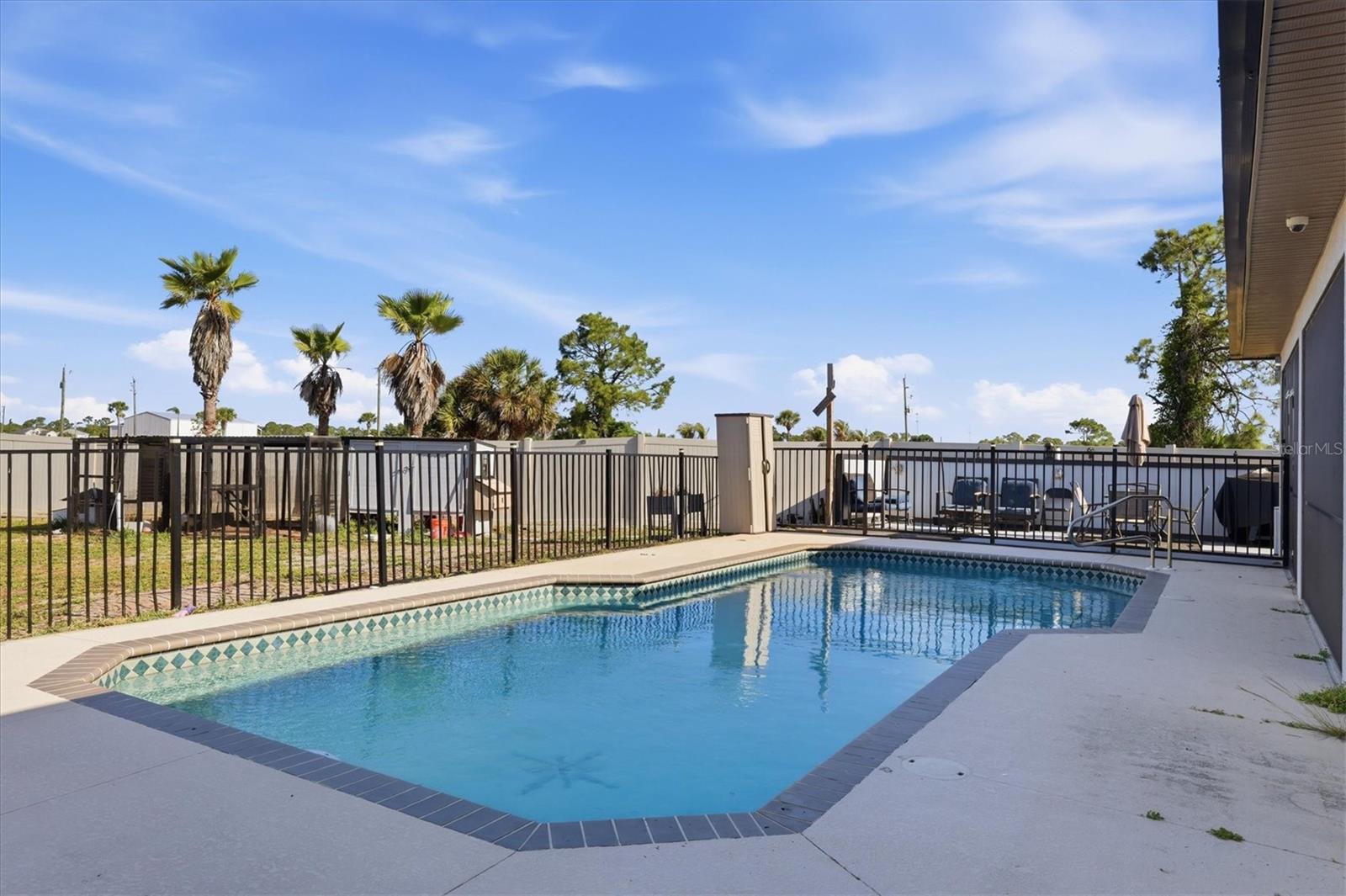 Image 32 of 44 For 20 Brig Circle E