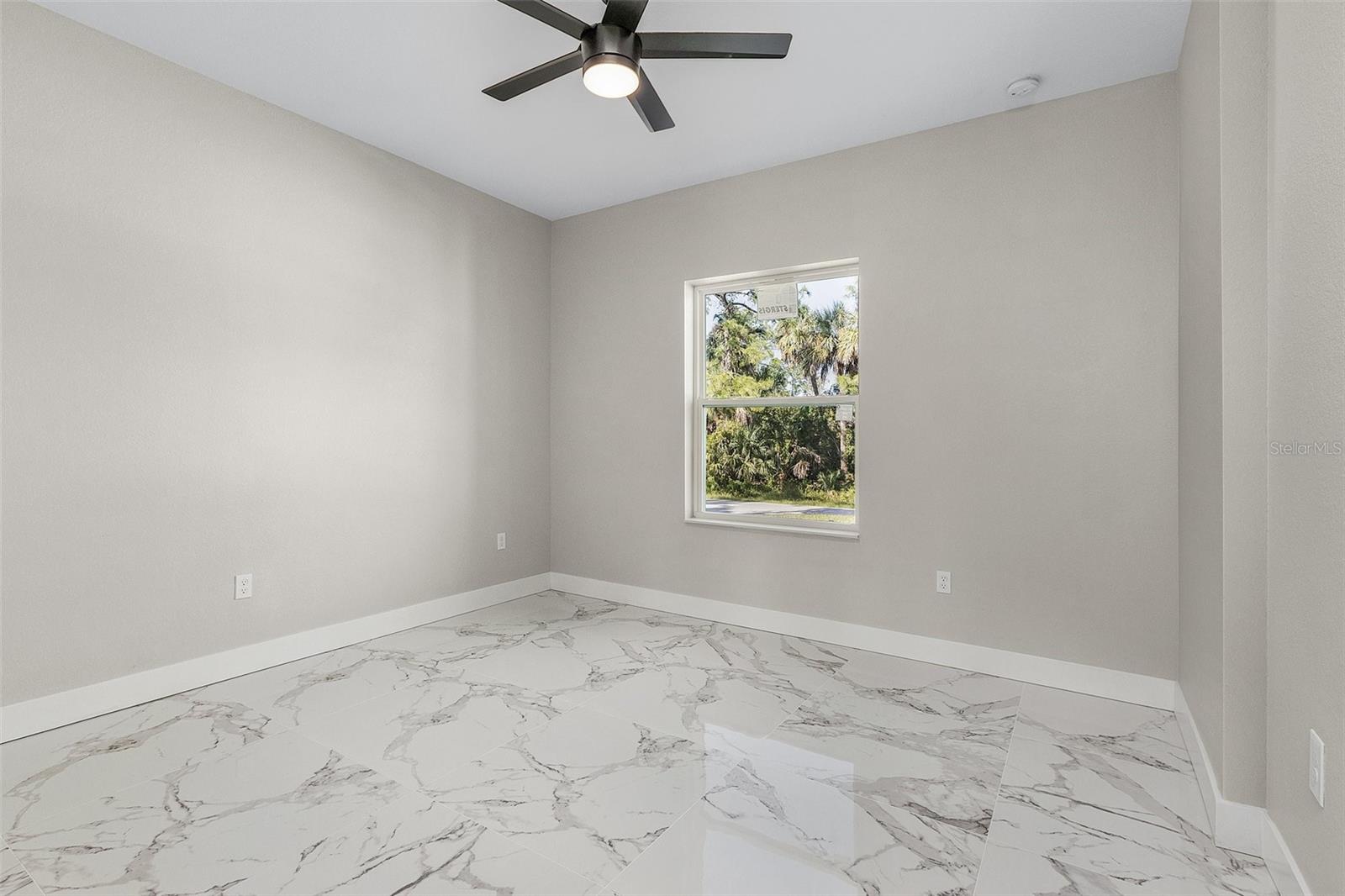 Image 20 of 25 For 19053 Wilton Avenue