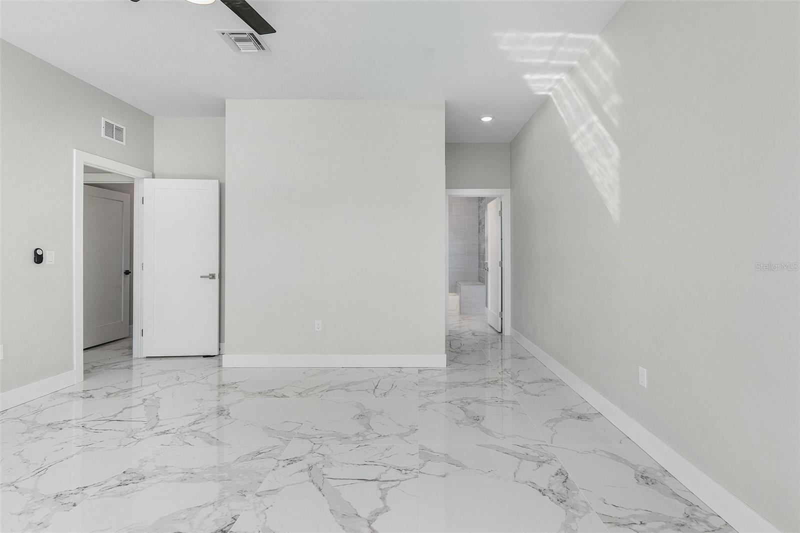 Image 22 of 25 For 19053 Wilton Avenue