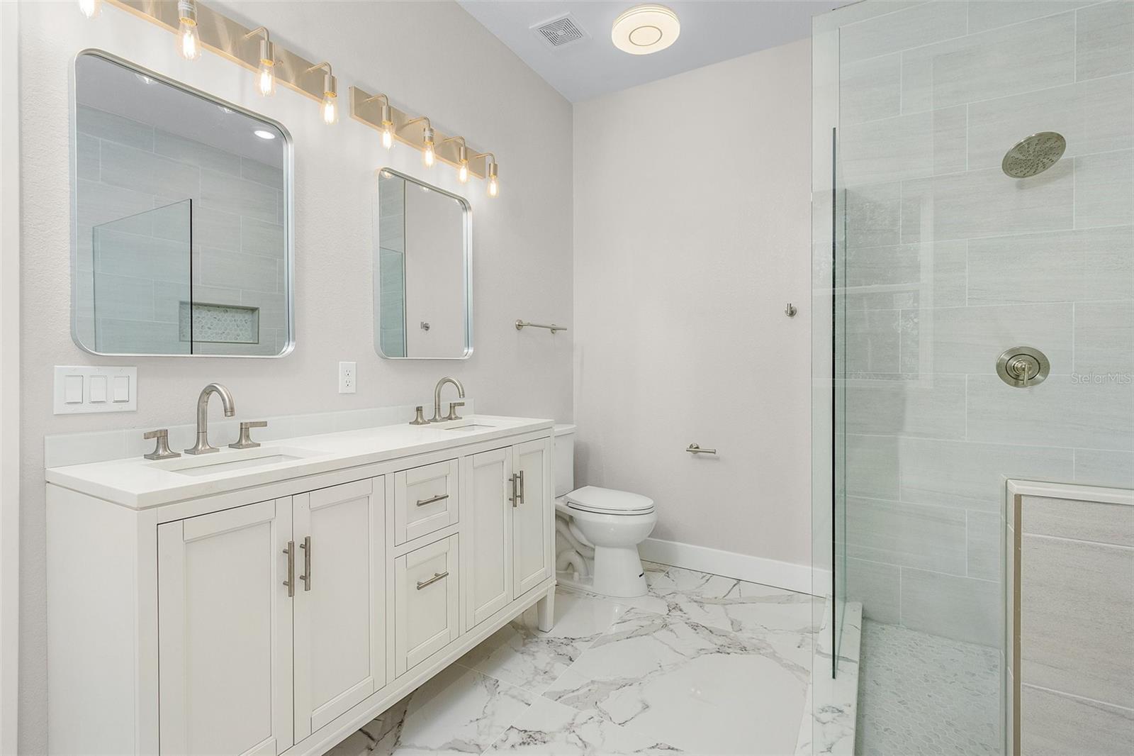 Image 23 of 25 For 19053 Wilton Avenue