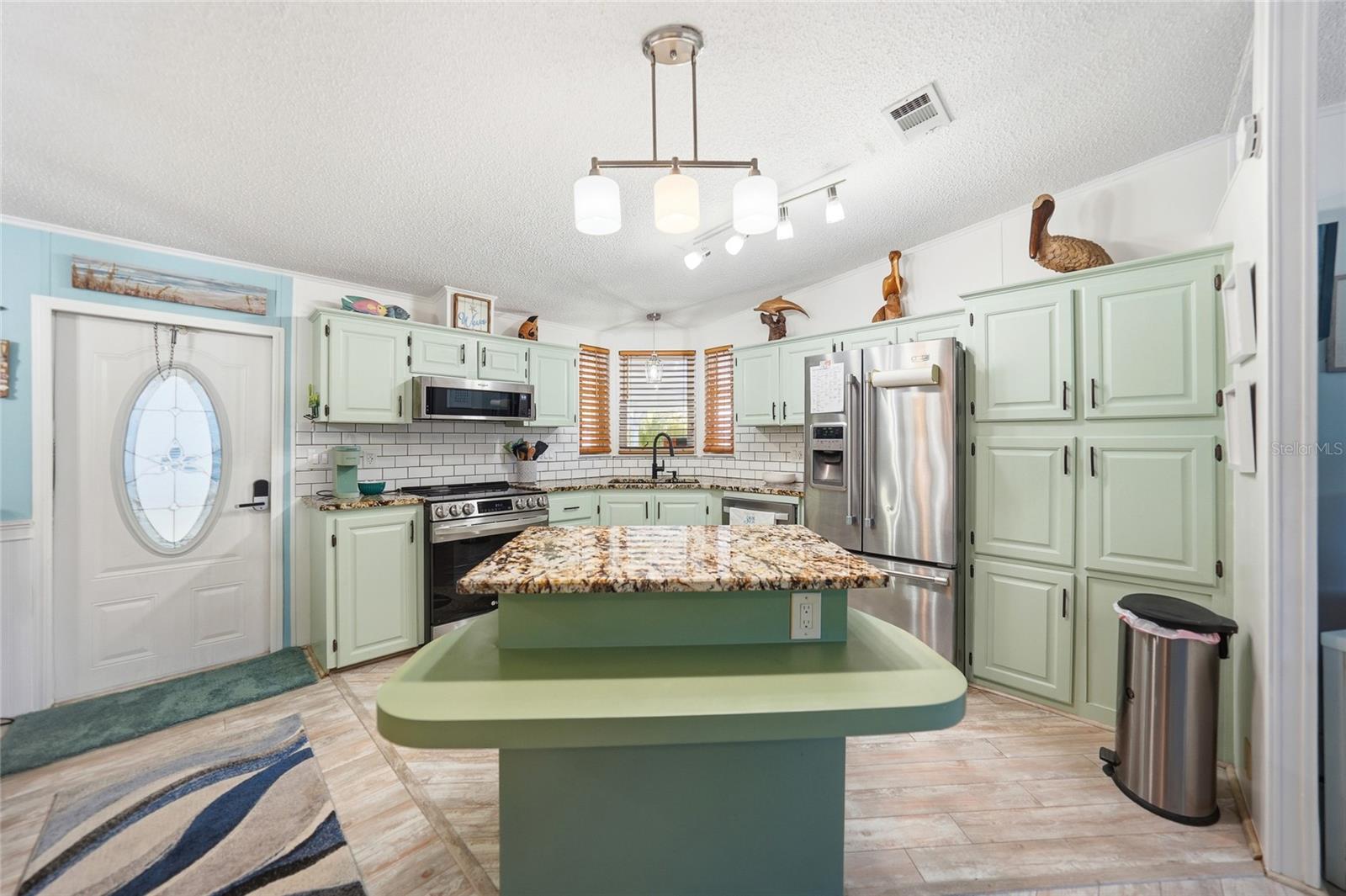 Image 10 of 60 For 701 Aqui Esta Drive 230