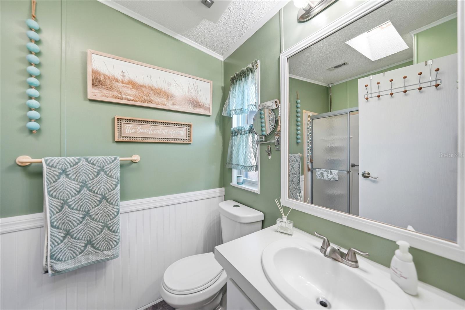 Image 18 of 60 For 701 Aqui Esta Drive 230