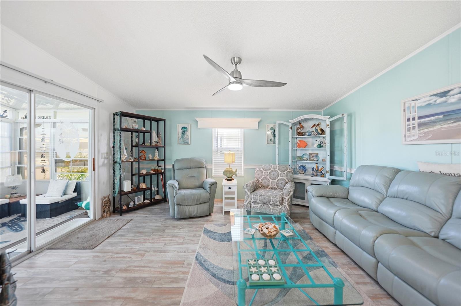 Image 6 of 60 For 701 Aqui Esta Drive 230