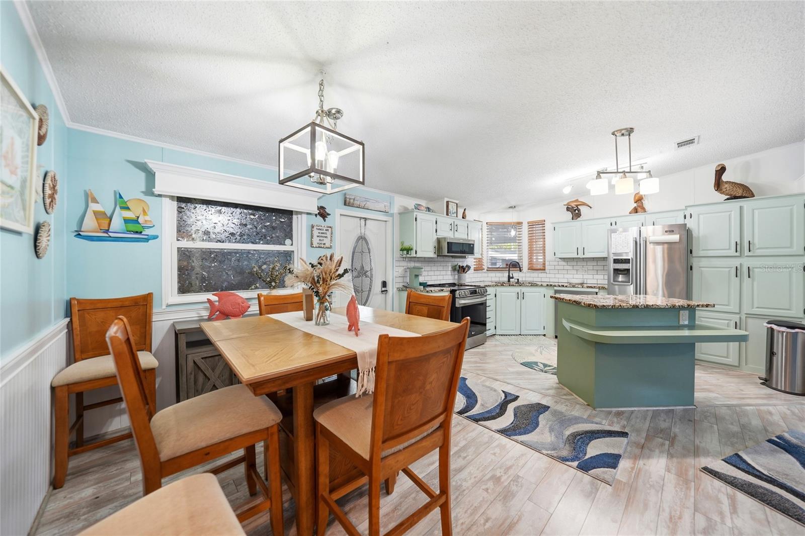 Image 9 of 60 For 701 Aqui Esta Drive 230