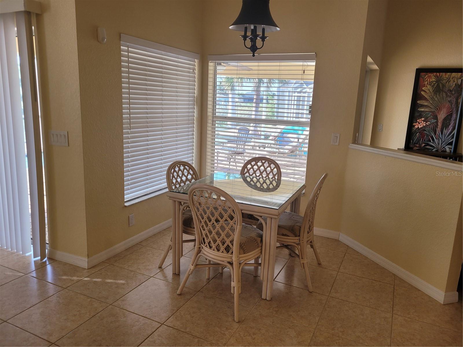 Image 10 of 39 For 9458 Modesto Circle