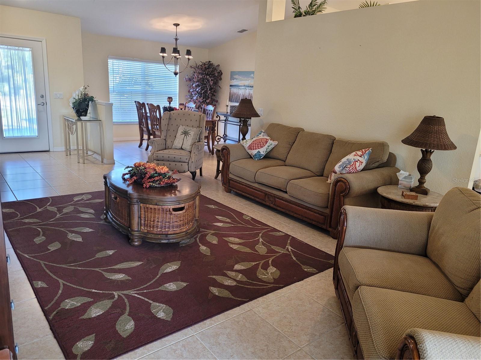 Image 3 of 39 For 9458 Modesto Circle