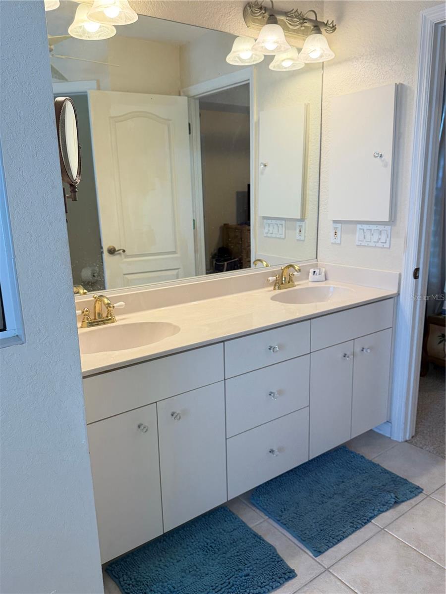 Image 15 of 40 For 138 Broadmoor Lane