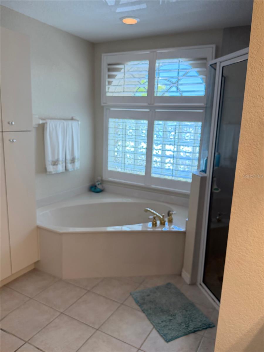 Image 18 of 40 For 138 Broadmoor Lane