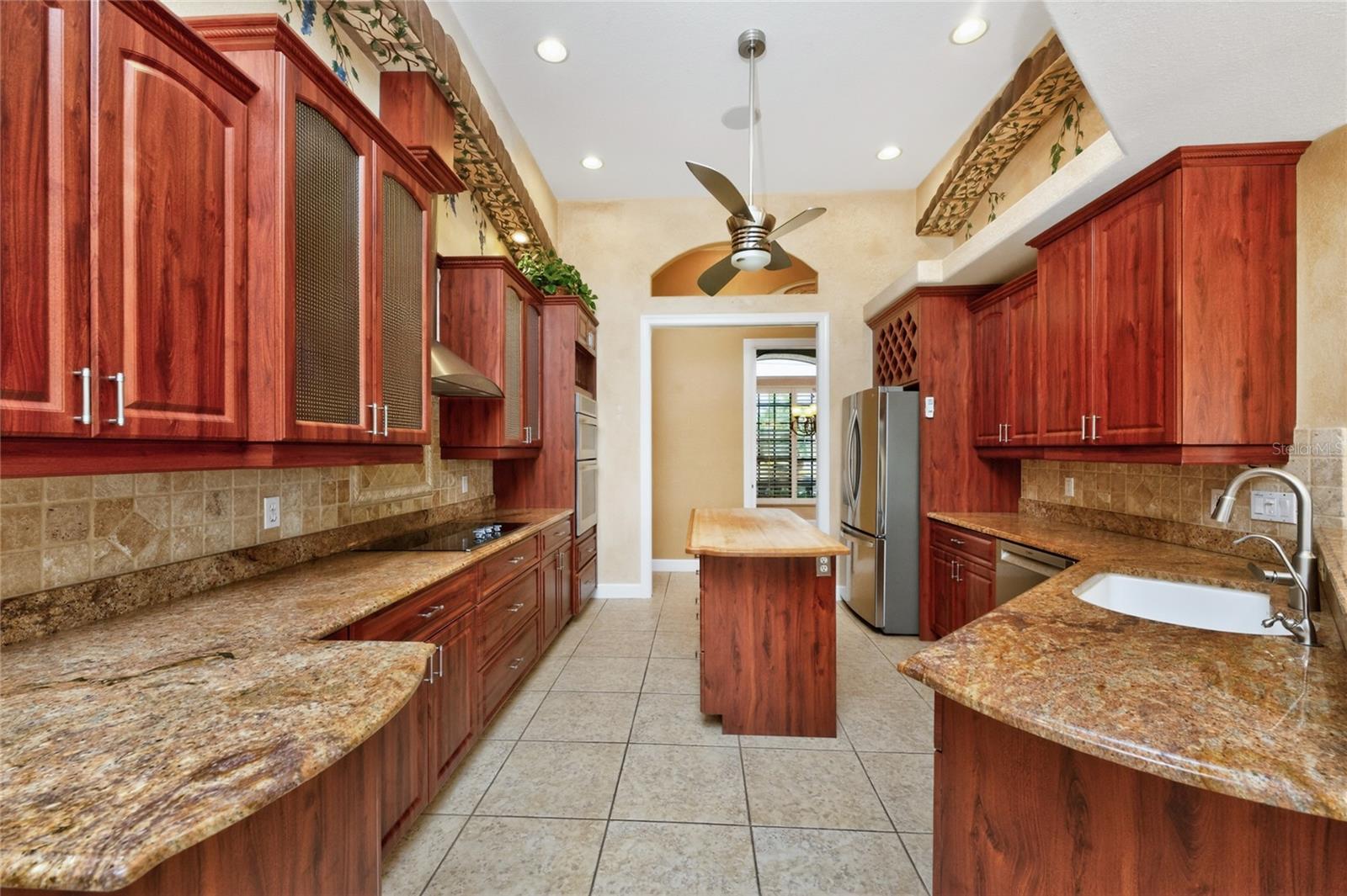 Image 16 of 78 For 1141 Rotonda Circle