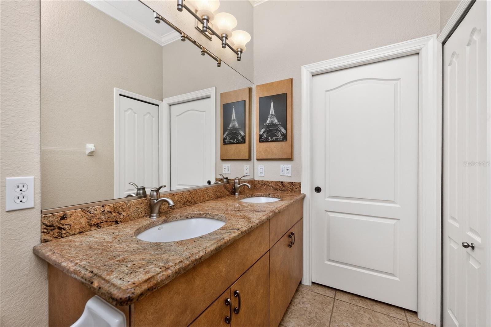 Image 39 of 78 For 1141 Rotonda Circle