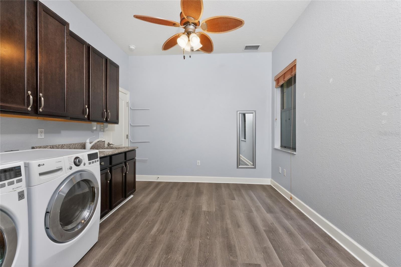 Image 41 of 78 For 1141 Rotonda Circle