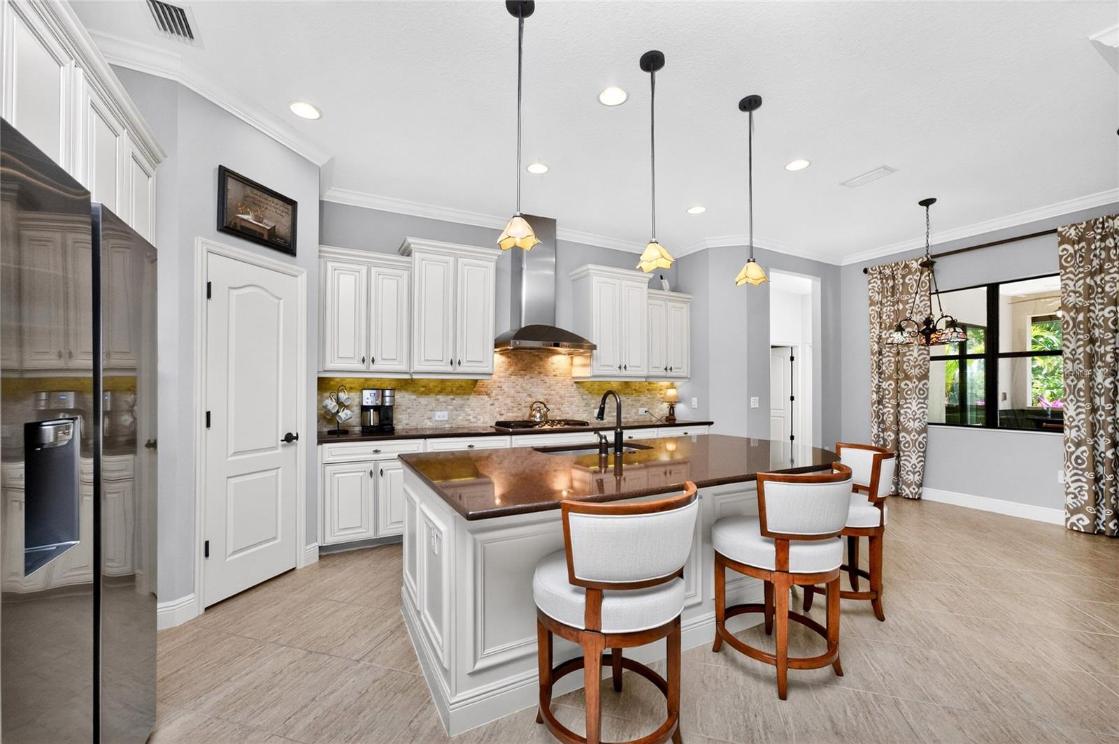 Image 15 of 98 For 27400 Hole In One Place