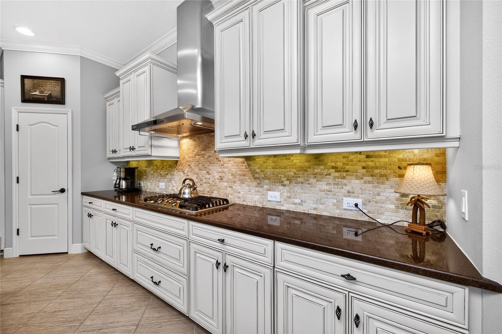 Image 18 of 98 For 27400 Hole In One Place