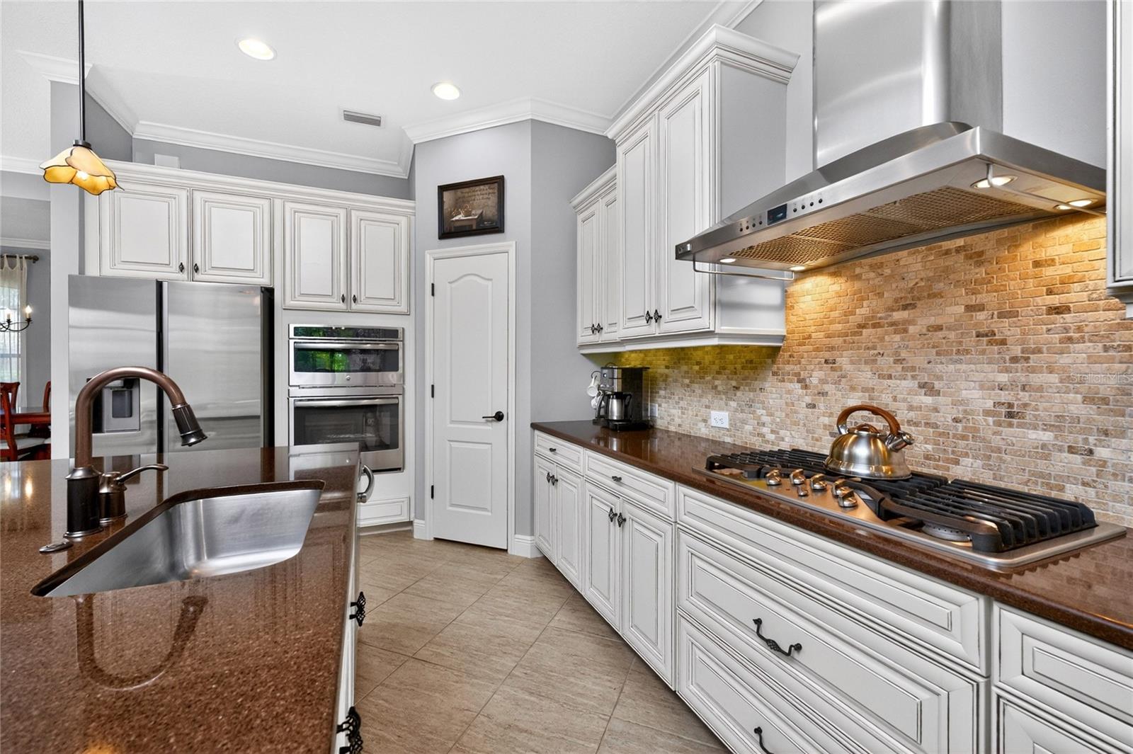 Image 19 of 98 For 27400 Hole In One Place