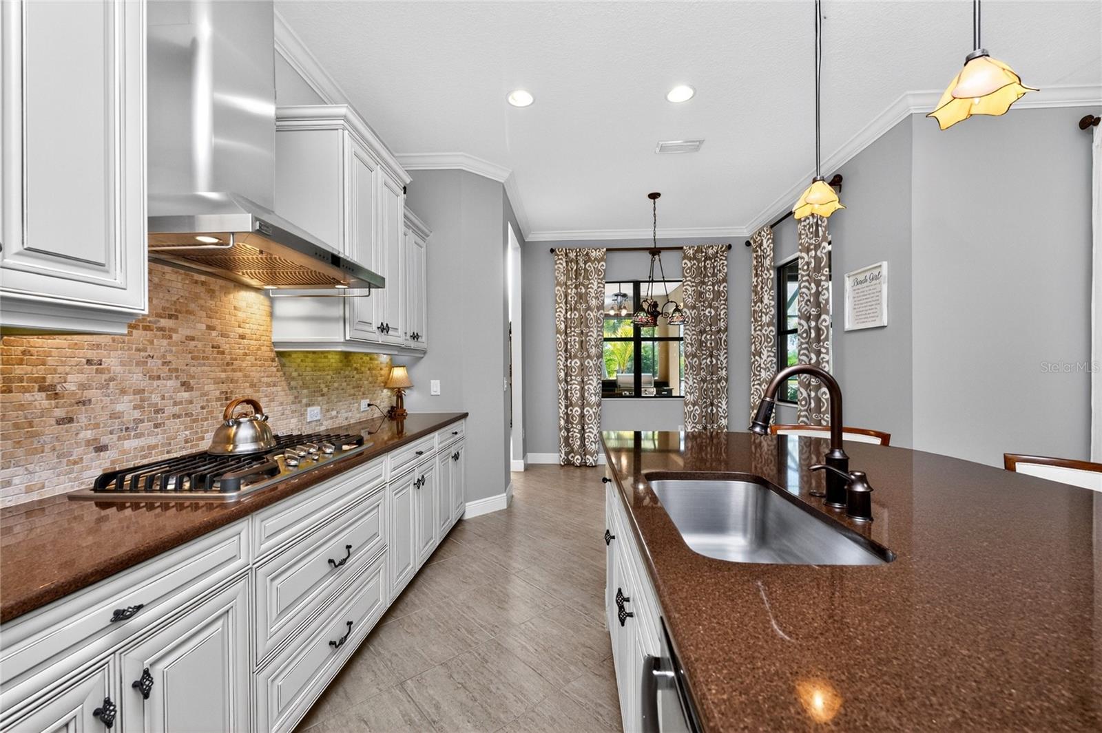 Image 20 of 98 For 27400 Hole In One Place