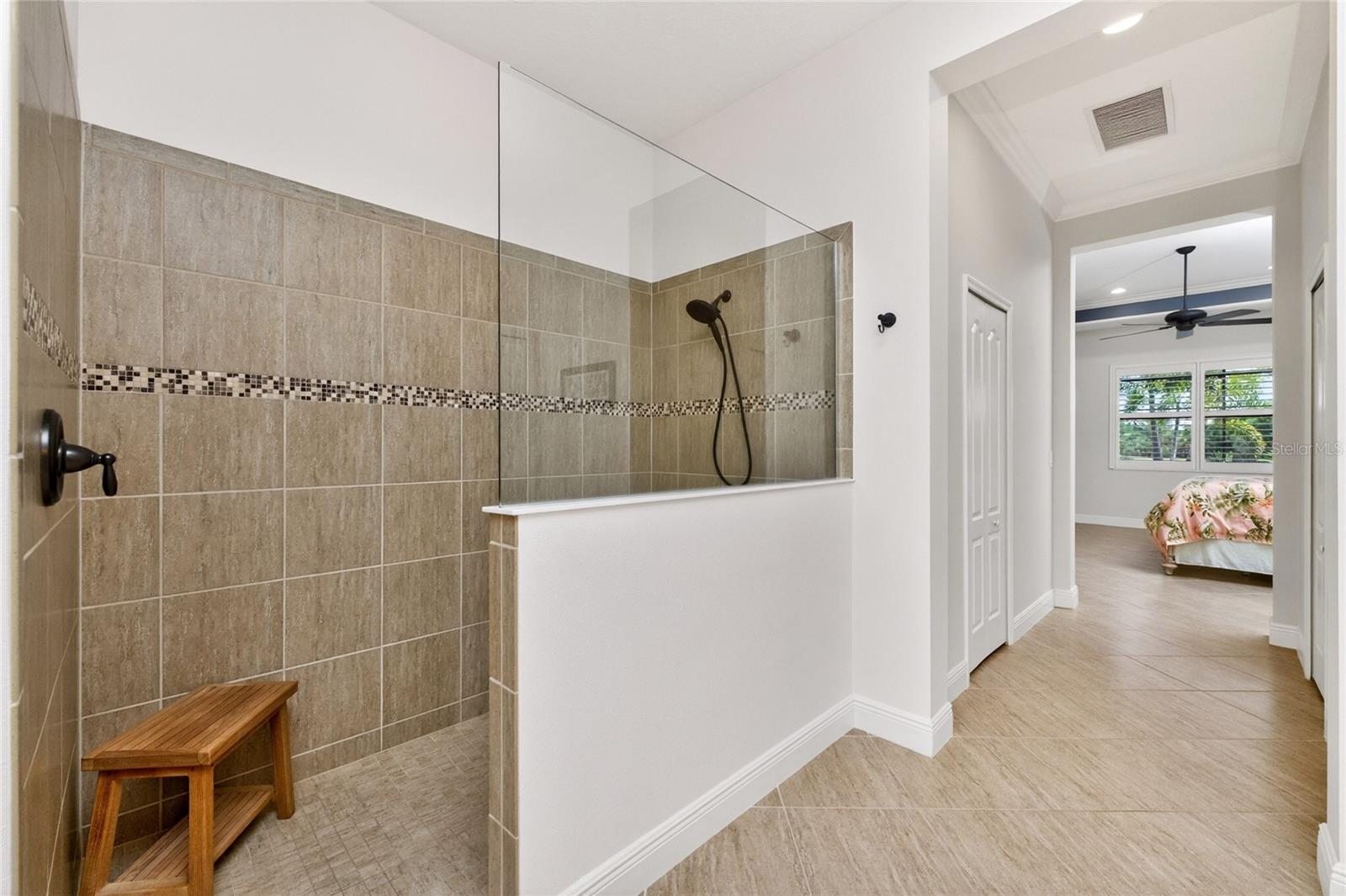 Image 29 of 98 For 27400 Hole In One Place