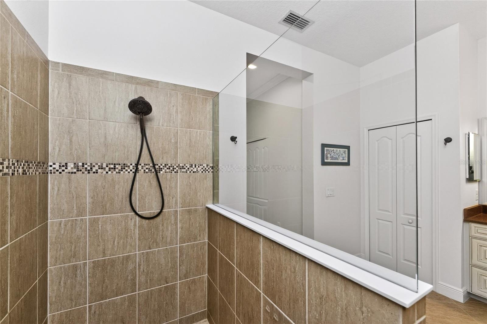 Image 30 of 98 For 27400 Hole In One Place