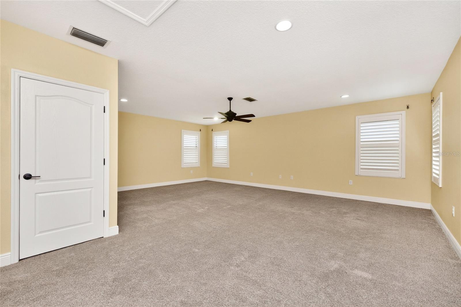 Image 44 of 98 For 27400 Hole In One Place