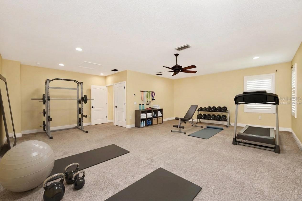 Image 50 of 98 For 27400 Hole In One Place